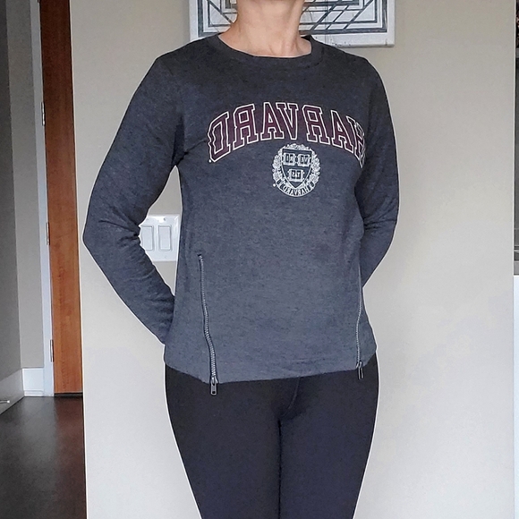 Harvard University Sweatshirt - Picture 4 of 15